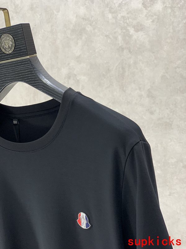 Moncler Luxury Cloth