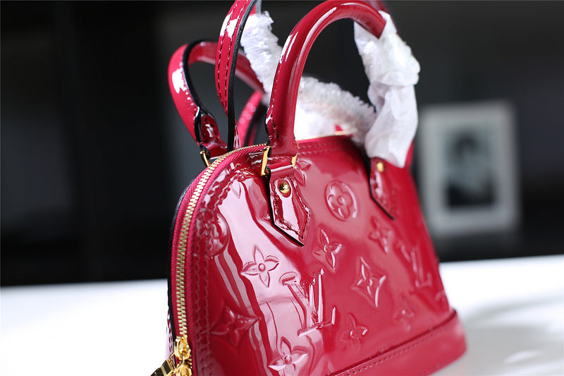I W Fashion Lu-Vi bags - 8305