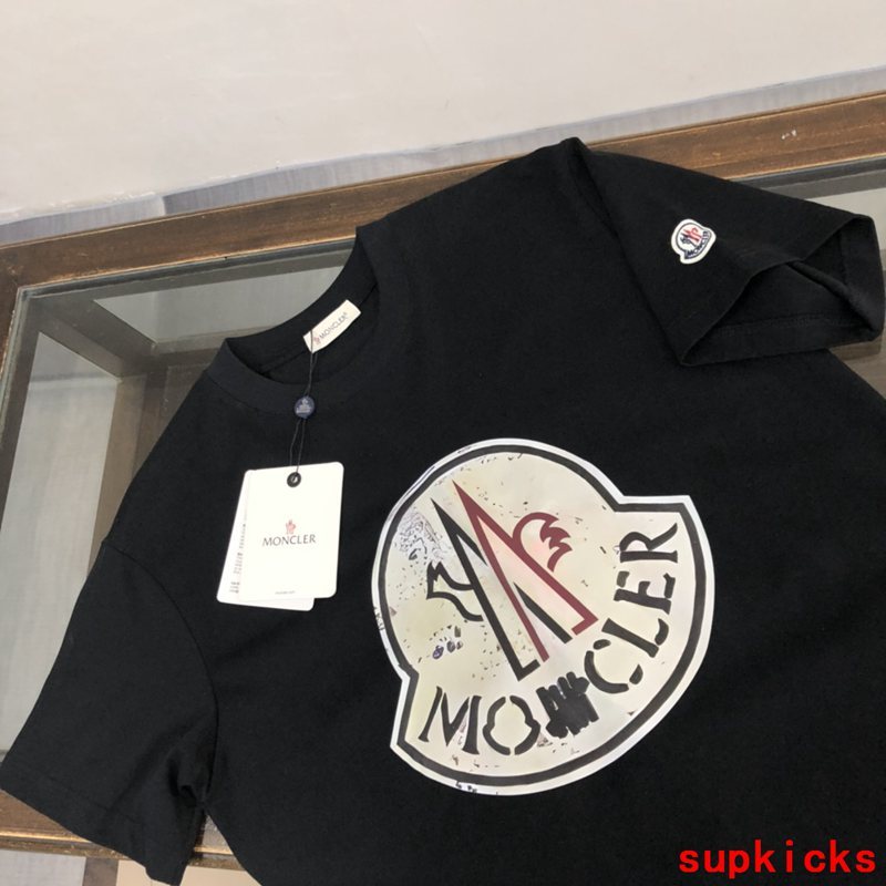 Moncler Luxury Cloth