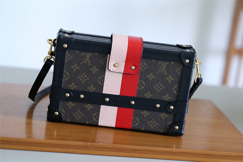 I W Fashion Lu-Vi bags - 8235