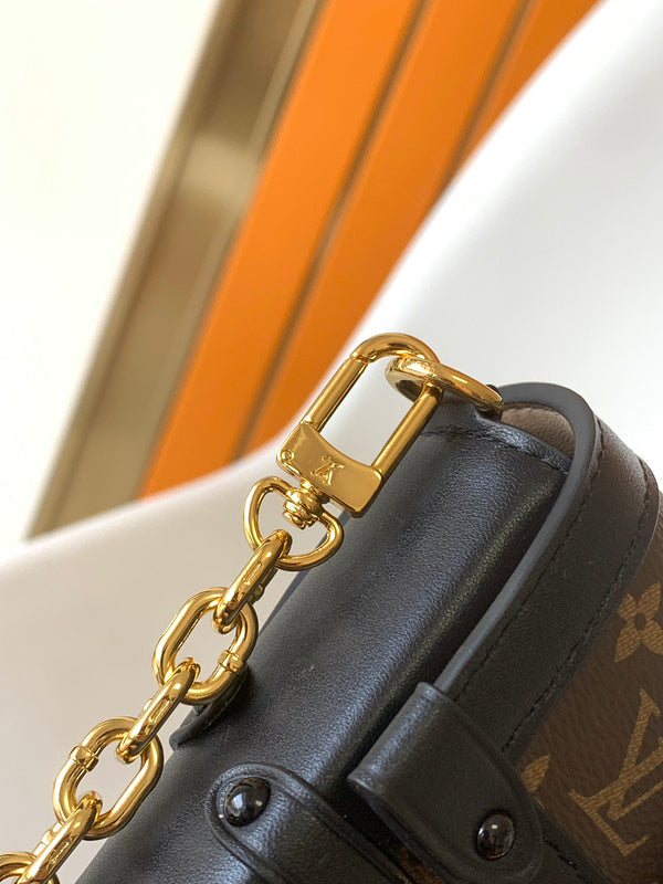 I W Fashion Lu-Vi bags - 17153