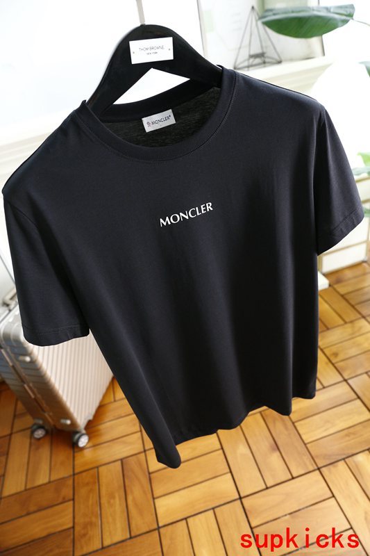 Moncler Luxury Cloth