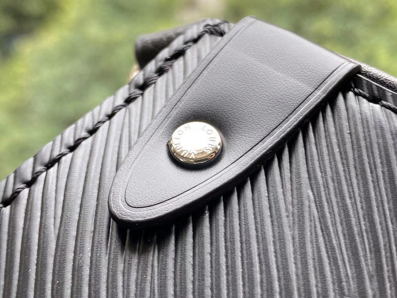 I W Fashion Lu-Vi bags - 17532