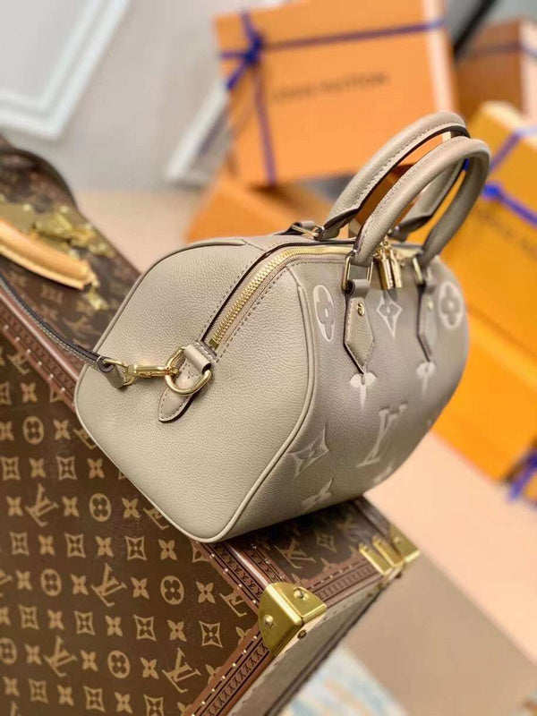 I W Fashion Lu-Vi bags - 17458