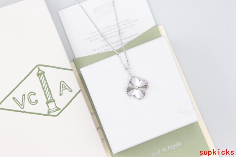 Van Cleef & Arples Jewelry