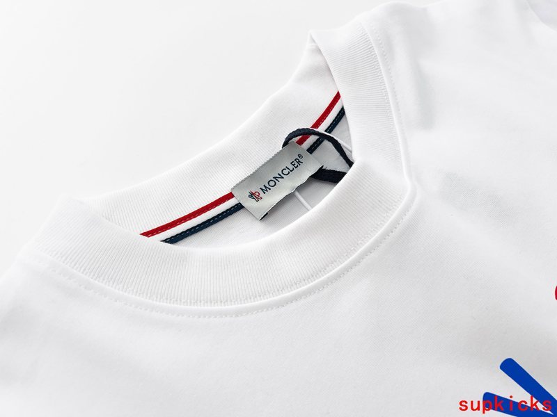 Moncler Luxury Cloth