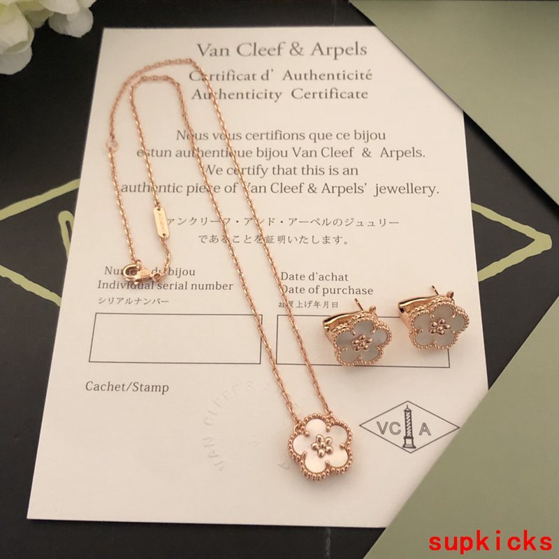 Van Cleef & Arples Jewelry
