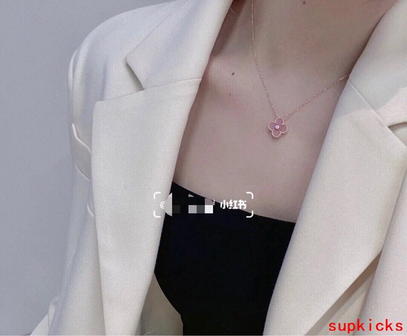 Van Cleef & Arples Jewelry