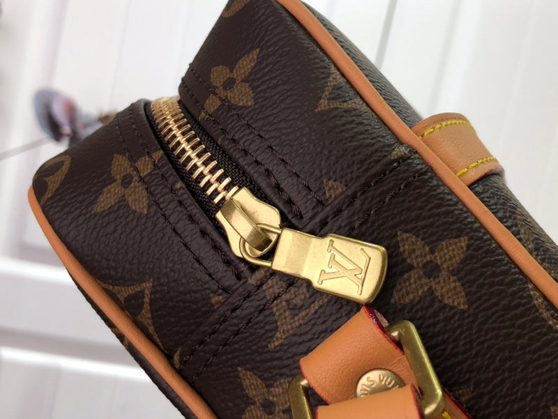 I W Fashion Lu-Vi bags - 17357