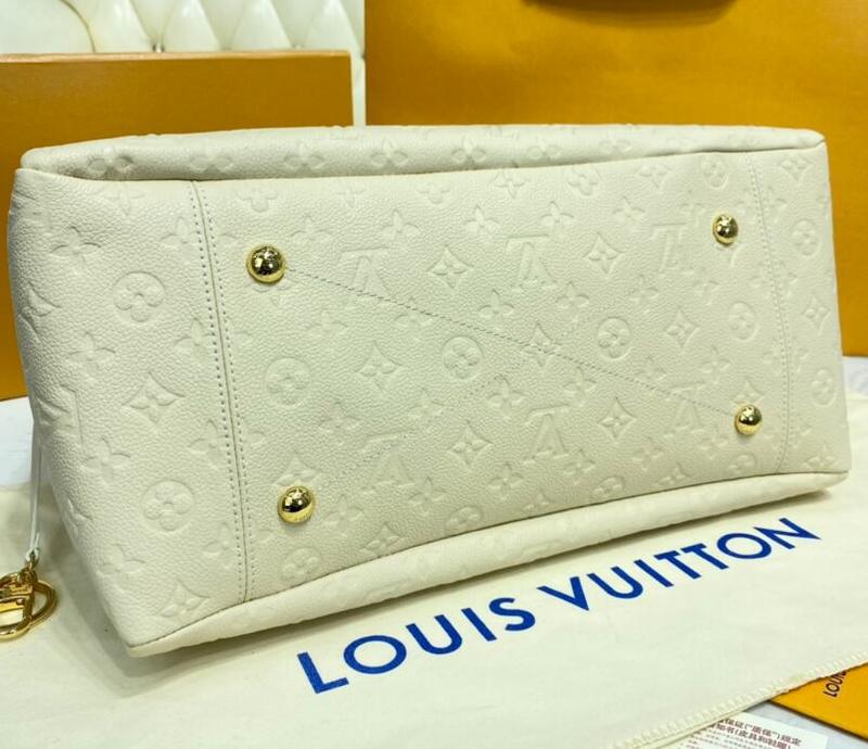 Chloe’s Picks - LOV Bags - 2464