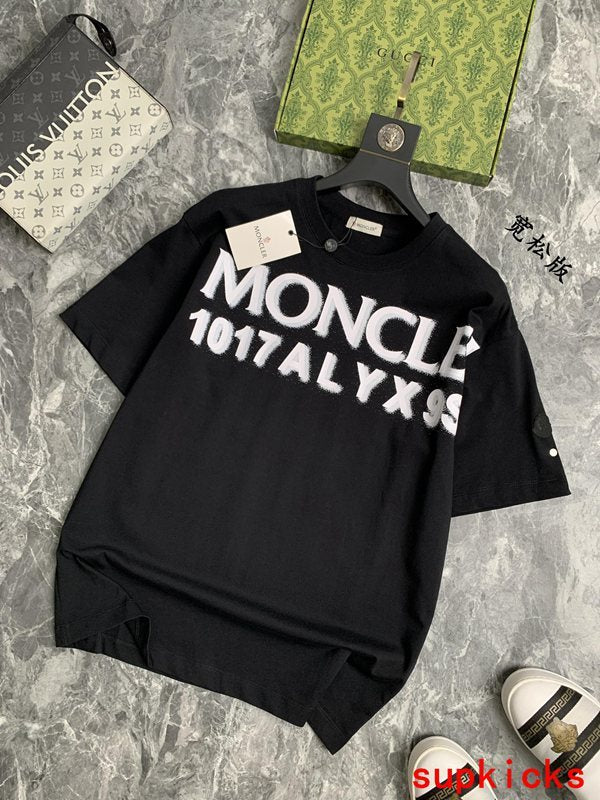 Moncler Luxury Cloth