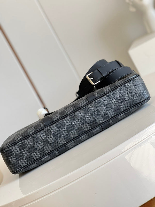 I W Fashion Lu-Vi bags - 17318