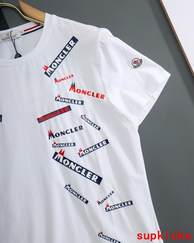 Moncler Luxury Cloth