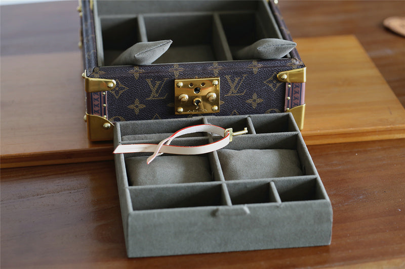 I W Fashion Lu-Vi bags - 9547