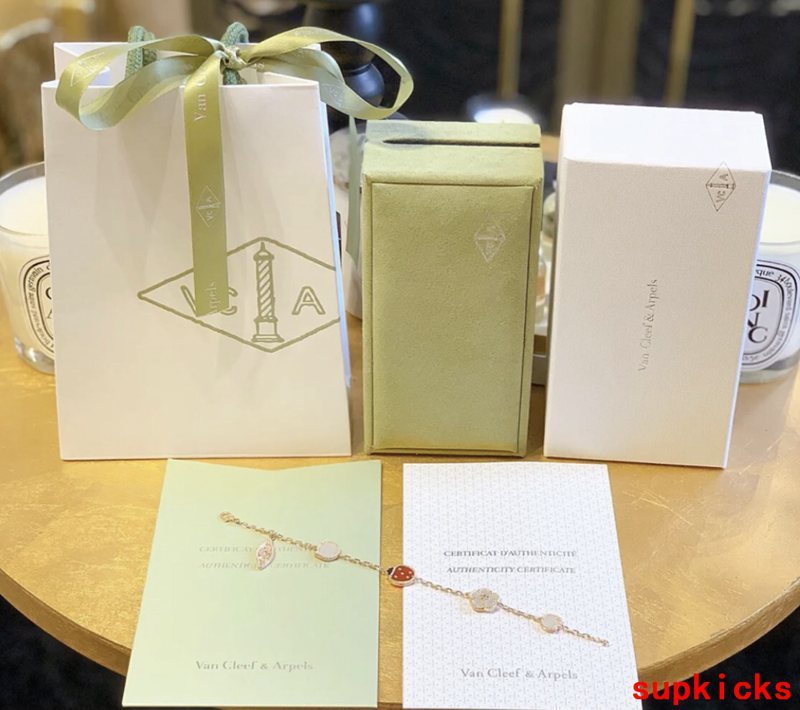Van Cleef & Arples Jewelry
