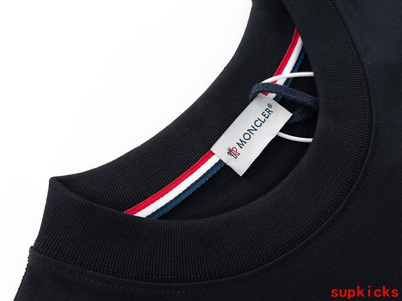 Moncler Luxury Cloth