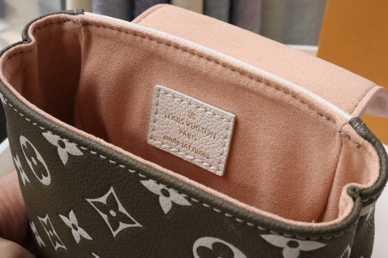 I W Fashion Lu-Vi Bags - 16824