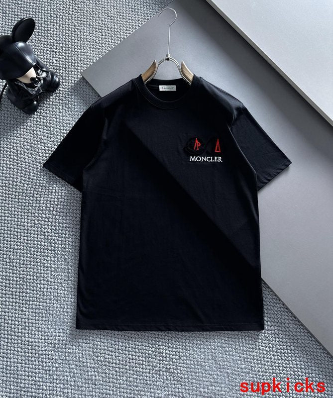 Moncler Luxury Cloth
