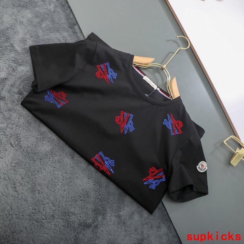 Moncler Luxury Cloth