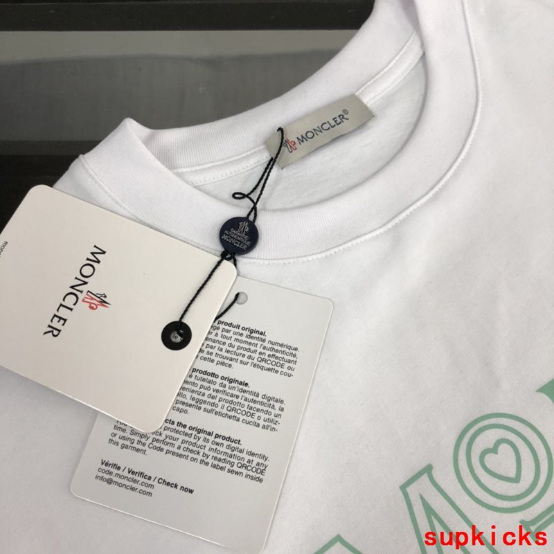 Moncler Luxury Cloth
