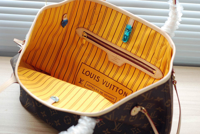 I W Fashion Lu-Vi bags - 8101