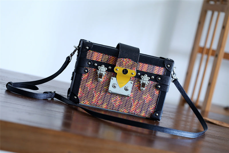I W Fashion Lu-Vi bags - 8213