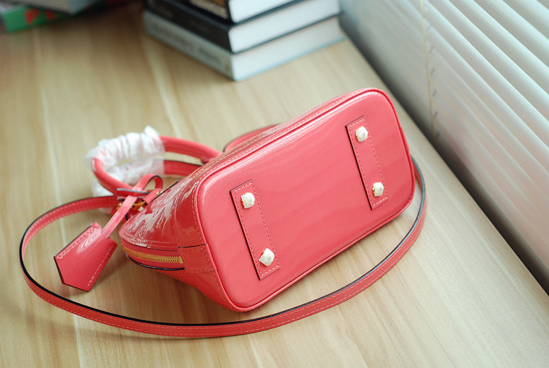 I W Fashion Lu-Vi bags - 8275