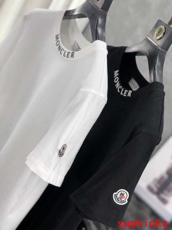 Moncler Luxury Cloth