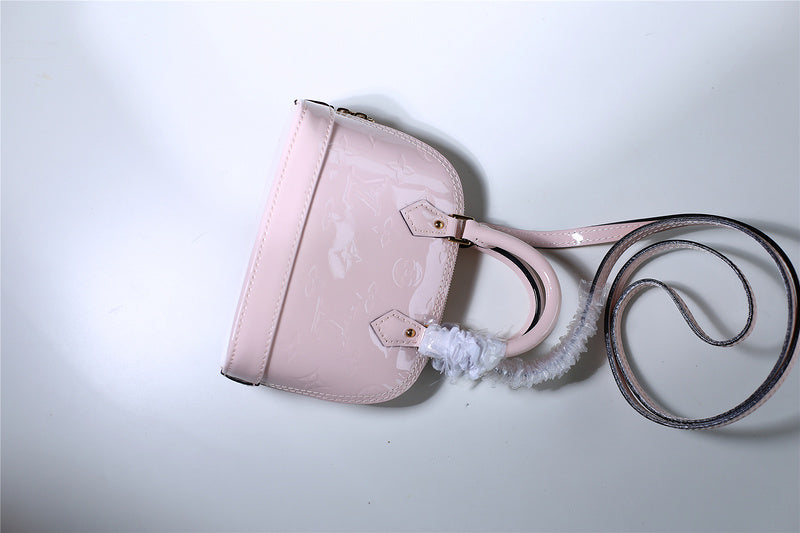 I W Fashion Lu-Vi bags - 8300