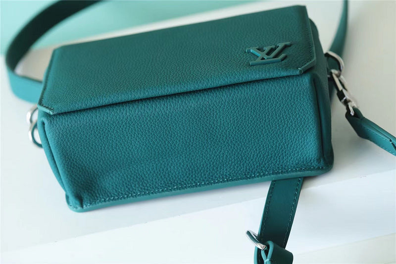 I W Fashion Lu-Vi bags - 9915