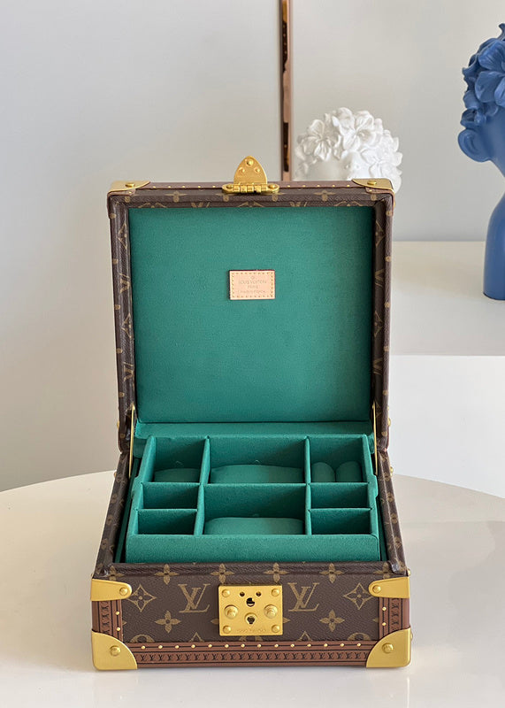 I W Fashion Lu-Vi Bags - 16831