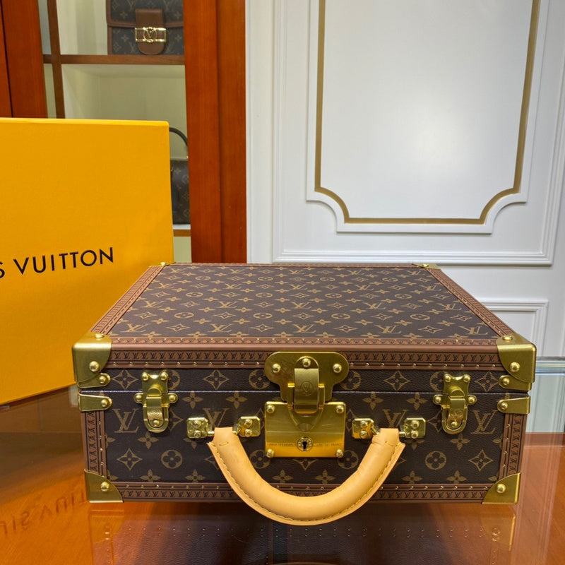 I W Fashion Lu-Vi bags - 9501