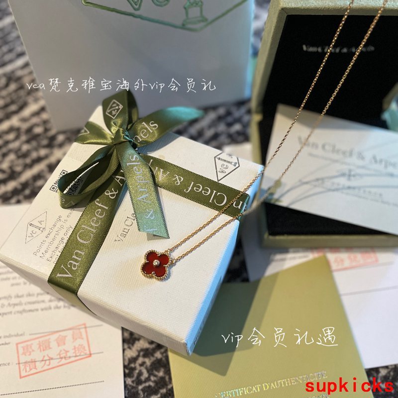 Van Cleef & Arples Jewelry
