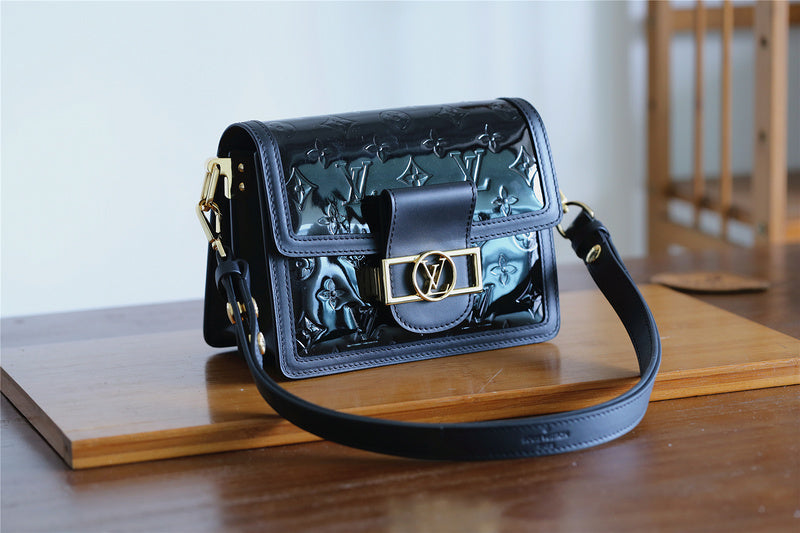 I W Fashion Lu-Vi bags - 8130