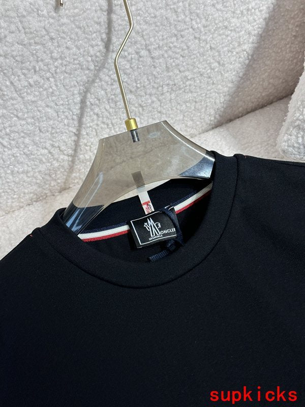 Moncler Luxury Cloth