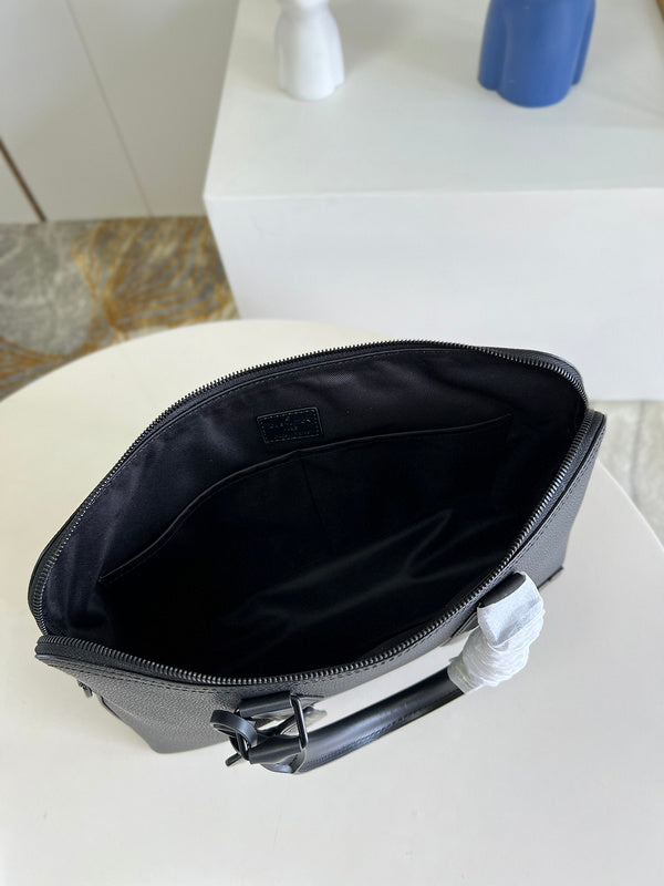 I W Fashion Lu-Vi bags - 17259