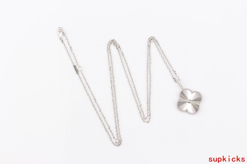 Van Cleef & Arples Jewelry