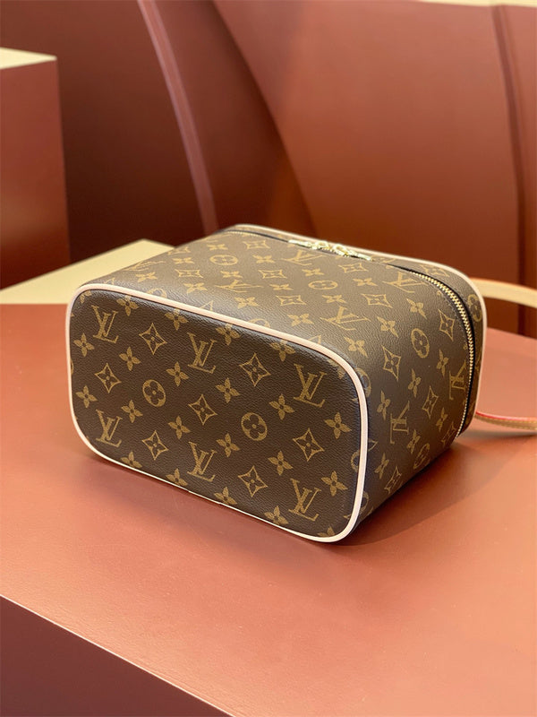 PHA - LOV Bags - 080