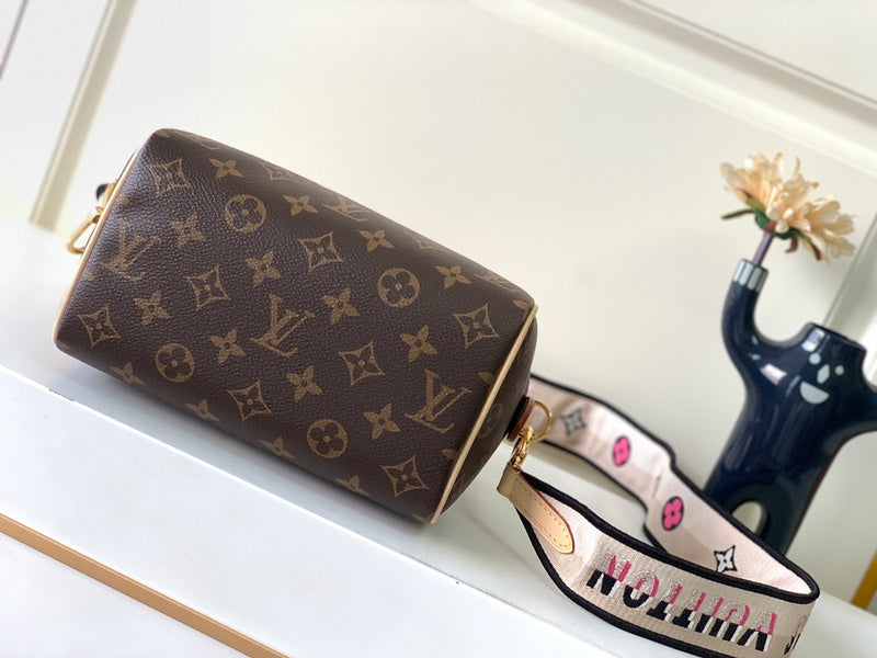 I W Fashion Lu-Vi Bags - 16873
