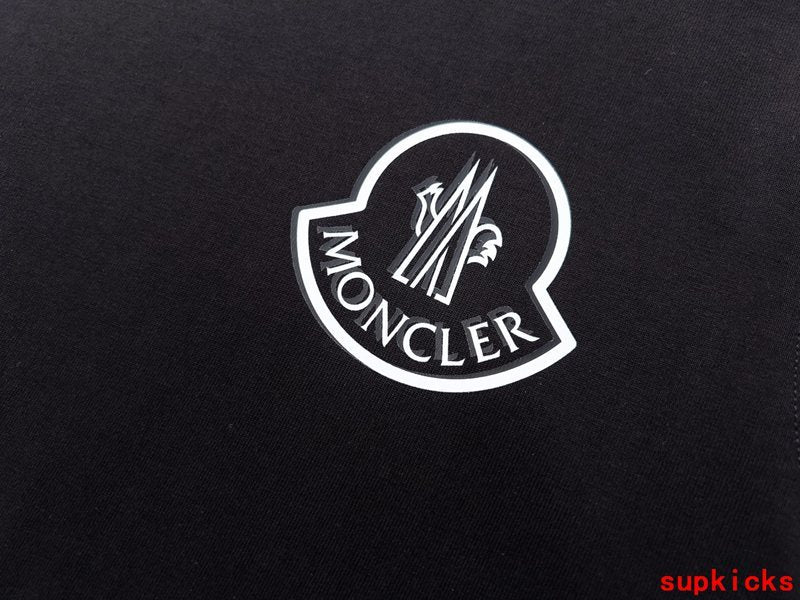 Moncler Luxury Cloth
