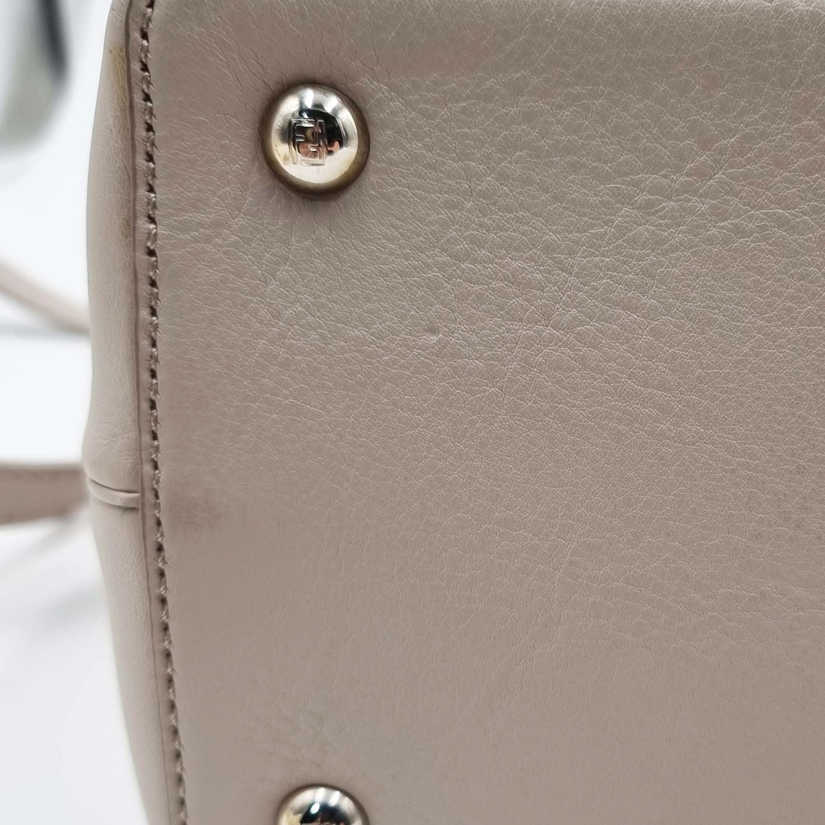 Petite 2Jours Vitello Dolce Monster Charm Grigio Polvere