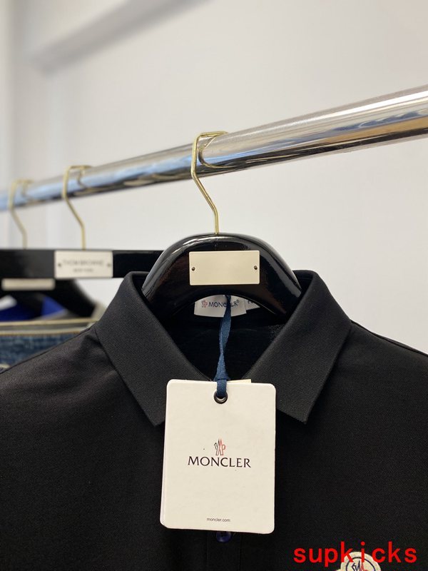 Moncler Luxury Cloth