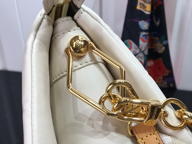 I W Fashion Lu-Vi bags - 17634
