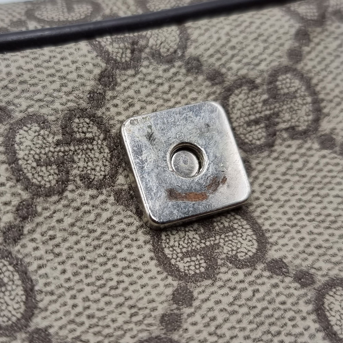 GG Supreme Web Messenger Bag Beige