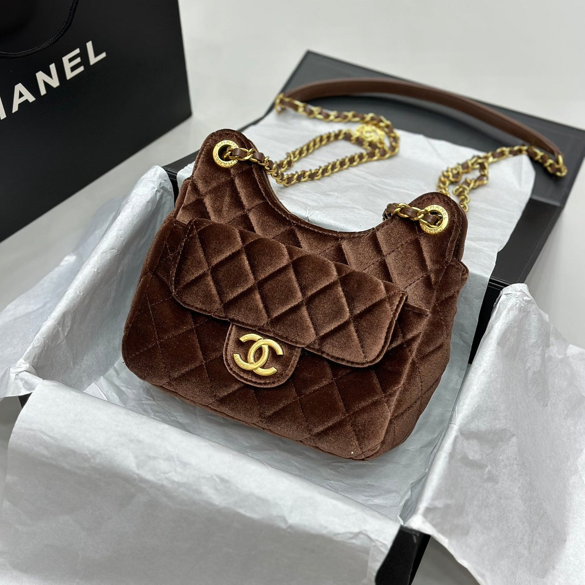 Elite Carryalls