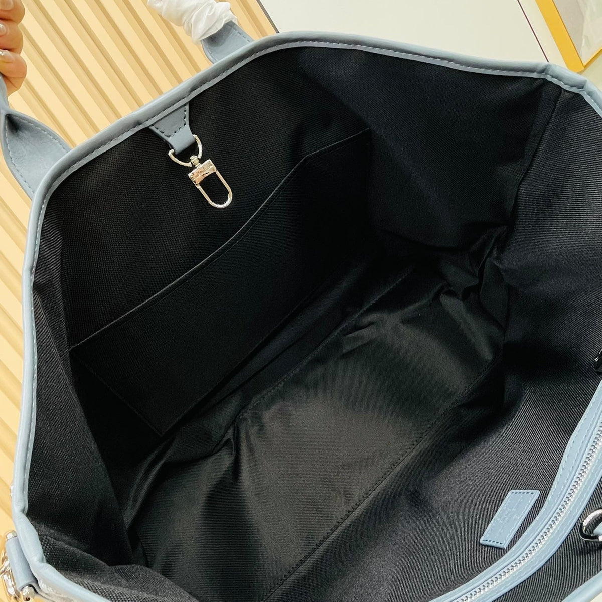 Elite Carryalls