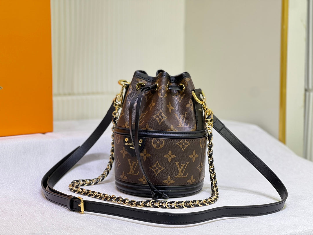 Elite Carryalls