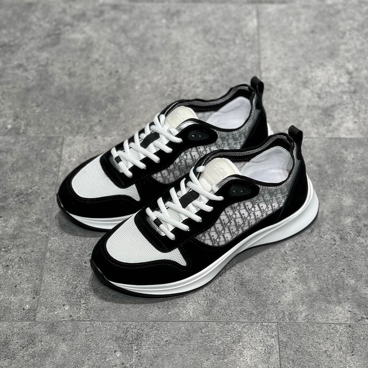 CD B25 SNEAKERS