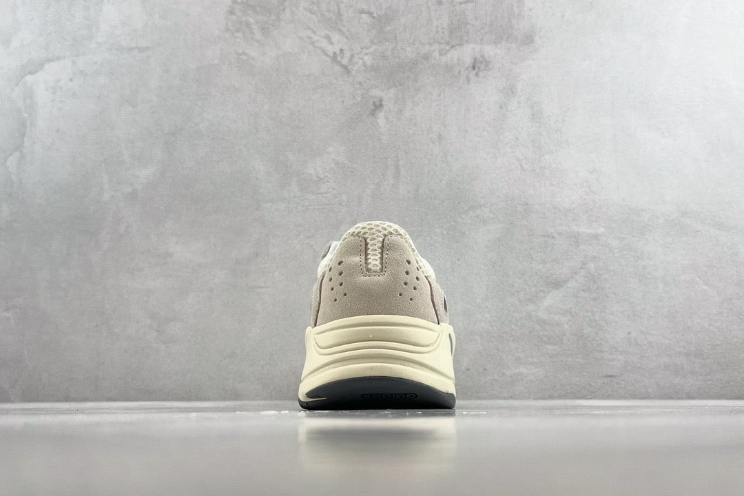 YEEZY BOOST 700
