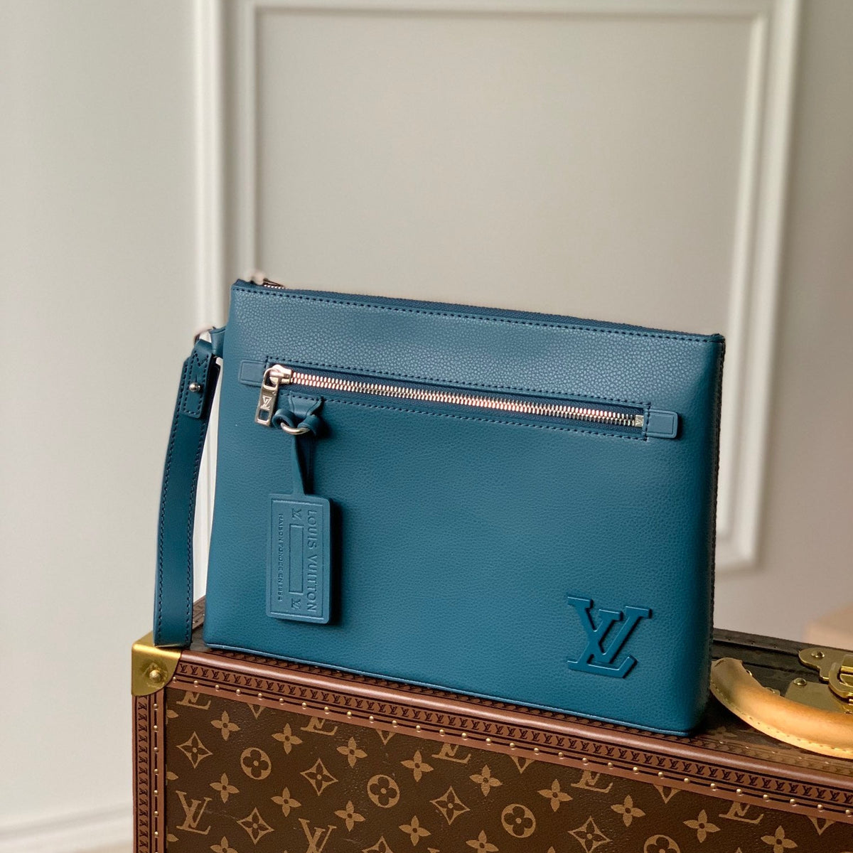 LOU AEROGRAM IPAD POUCH